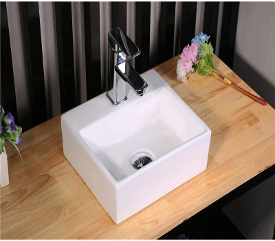 Умывальник CeramaLux 9135 белый Умывальник CeramaLux 9135 белый